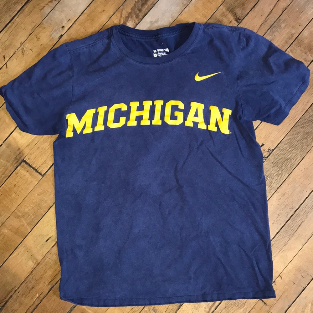 Nike Navy T-Shirt with White Printed Logo